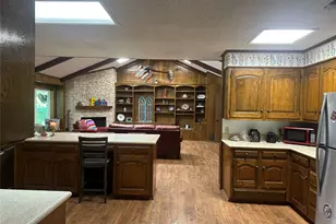 1188 E Oak St, La Grange, TX 78945 - Photo 8