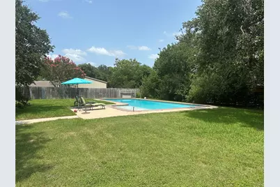 1188 E Oak Street, La Grange, TX 78945 - Photo 2