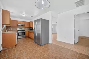 12710 Paso Del Flores Drive, Houston, TX 77045 - Photo 8