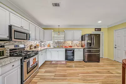 6605 Fairway Drive, Galveston, TX 77551 - Photo 10