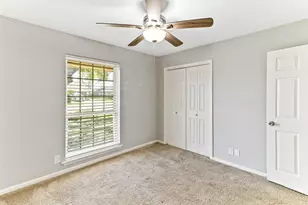 127 Talisman St, Lake Jackson, TX 77566 - Photo 16