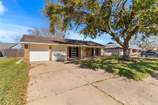 127 Talisman St, Lake Jackson, TX 77566 - Photo 24