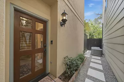 1707 Welch Street, Houston, TX 77006 - Photo 2
