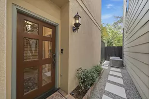 1707 Welch St, Houston, TX 77006 - Photo 2