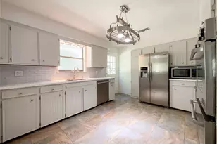 241 Greenbriar Dr, Livingston, TX 77351 - Photo 2