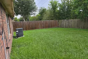 1703 Clear Valley Dr, Houston, TX 77014 - Photo 16
