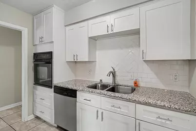 9405 Vicksburg Avenue, Texas City, TX 77591 - Photo 10