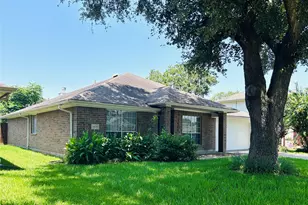1404 Helmsley Dr, Rosenberg, TX 77471 - Photo 2