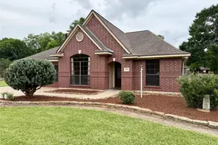 1503 Avenue H, Danbury, TX 77534 - Photo 1