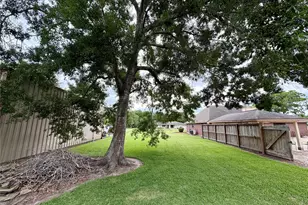1503 Avenue H, Danbury, TX 77534 - Photo 32