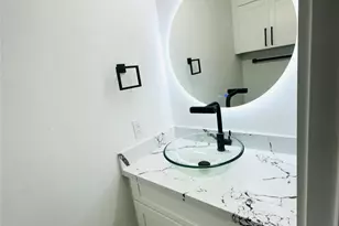 610 E 41st St, Houston, TX 77022 - Photo 10