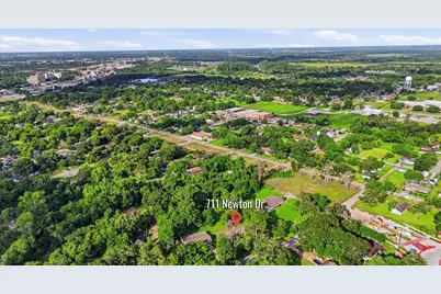 711 Newton Drive, Richmond, TX 77469 - Photo 6