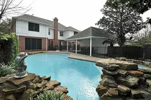 4007 Alice Dr, Sugar Land, TX 77478 - Photo 6