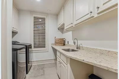 918 Huntington Cove, Houston, TX 77063 - Photo 50