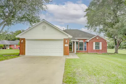 1140 Thomas Drive, Angleton, TX 77515 - Photo 1