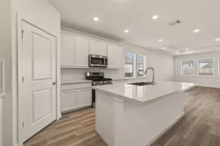 21926 Sam Raburn Dr, Tomball, TX 77375 - Photo 16