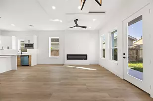 4425 Elmwood St, Houston, TX 77051 - Photo 12