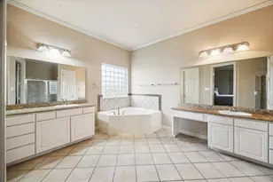 9011 Majesty Ln, Richmond, TX 77469 - Photo 2