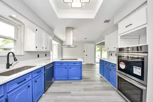 7822 Maple Tree Dr, Houston, TX 77088 - Photo 16