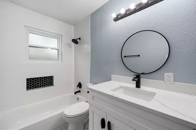 1119 1 St Avenue N #1119, Texas City, TX 77590 - Photo 10