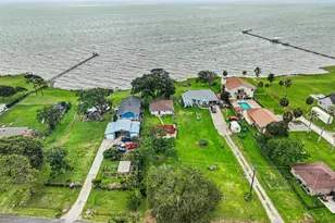 10518 Ocean Dr, Beach City, TX 77523 - Photo 4