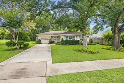 4712 Glenmont Street, Bellaire, TX 77401 - Photo 1