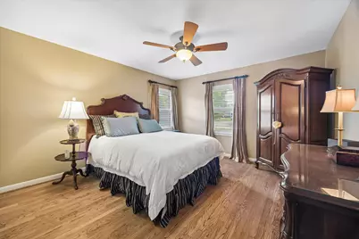 4712 Glenmont Street, Bellaire, TX 77401 - Photo 10