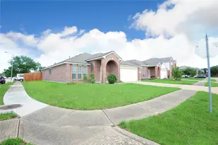 7103 Bryton Park Dr, Houston, TX 77083 - Photo 2