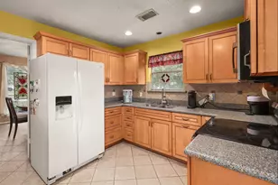 15826 Cavendish Dr, Houston, TX 77059 - Photo 10