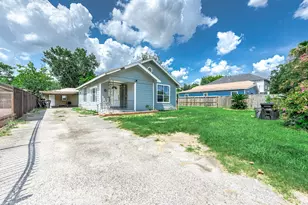 539 Melbourne St, Houston, TX 77022 - Photo 2