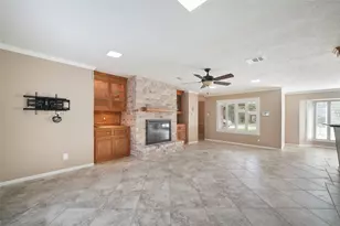 28914 Pine Hill Dr, Shenandoah, TX 77381 - Photo 6