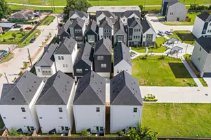 8317 Springwood Cyn Ln, Houston, TX 77055 - Photo 38