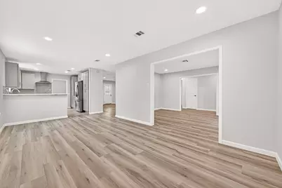 6034 Autumn Forest Drive, Houston, TX 77092 - Photo 18
