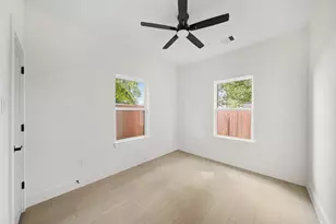 4314 Stassen St, Houston, TX 77051 - Photo 10