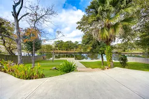 303 Old Bayou Dr, Dickinson, TX 77539 - Photo 1