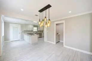 303 Old Bayou Dr, Dickinson, TX 77539 - Photo 26