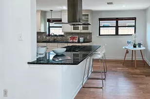 6518 Kury Ln, Houston, TX 77008 - Photo 8