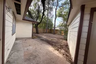 2807 Kenross St, Houston, TX 77043 - Photo 20