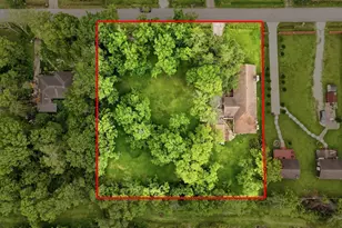 9318 Klondike St, Houston, TX 77075 - Photo 2