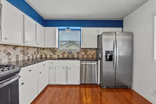 868 Bonita St, Bayou Vista, TX 77563 - Photo 12