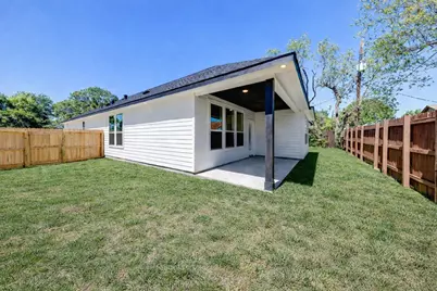 1118 N Shepherd Drive, Baytown, TX 77520 - Photo 24