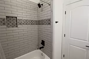 1118 N Shepherd Dr, Baytown, TX 77520 - Photo 20