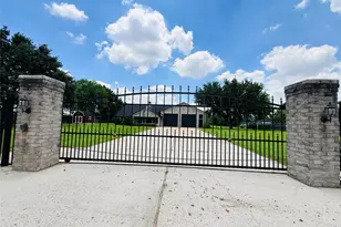 8638 Catalina Ln, Houston, TX 77075 - Photo 48
