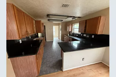 4823 Meadowglen Drive, Pearland, TX 77584 - Photo 4