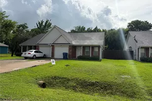 2311 24th St N, Texas City, TX 77590 - Photo 2