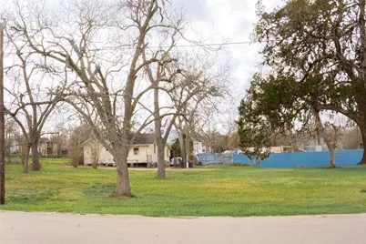 204 3rd Street, Rosenberg, TX 77471 - Photo 2