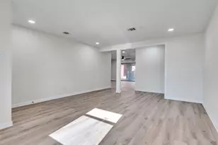 4406 Trafalgar Dr, Houston, TX 77045 - Photo 4