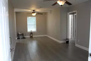 5305 Southlea St, Houston, TX 77033 - Photo 8