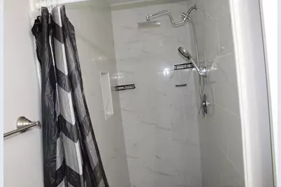 5305 Southlea Street, Houston, TX 77033 - Photo 22