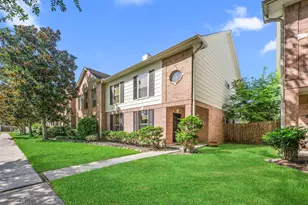 607 Travis St, Webster, TX 77598 - Photo 4